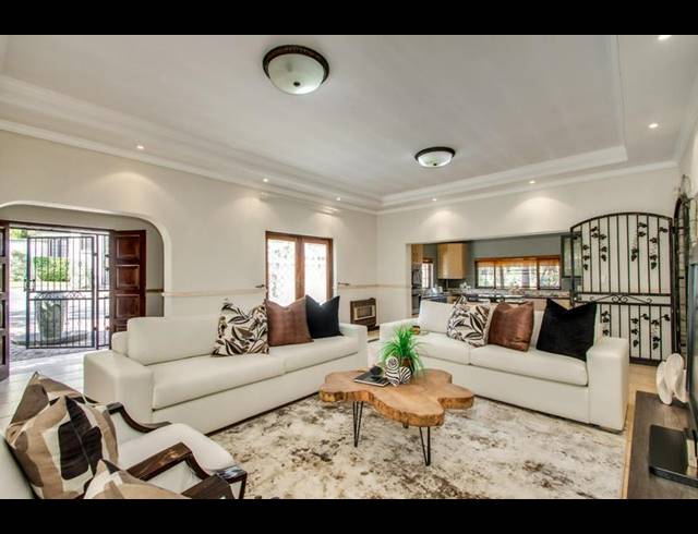 4 BEDROOM HOUSE FOR SALE IN CRAIGAVON